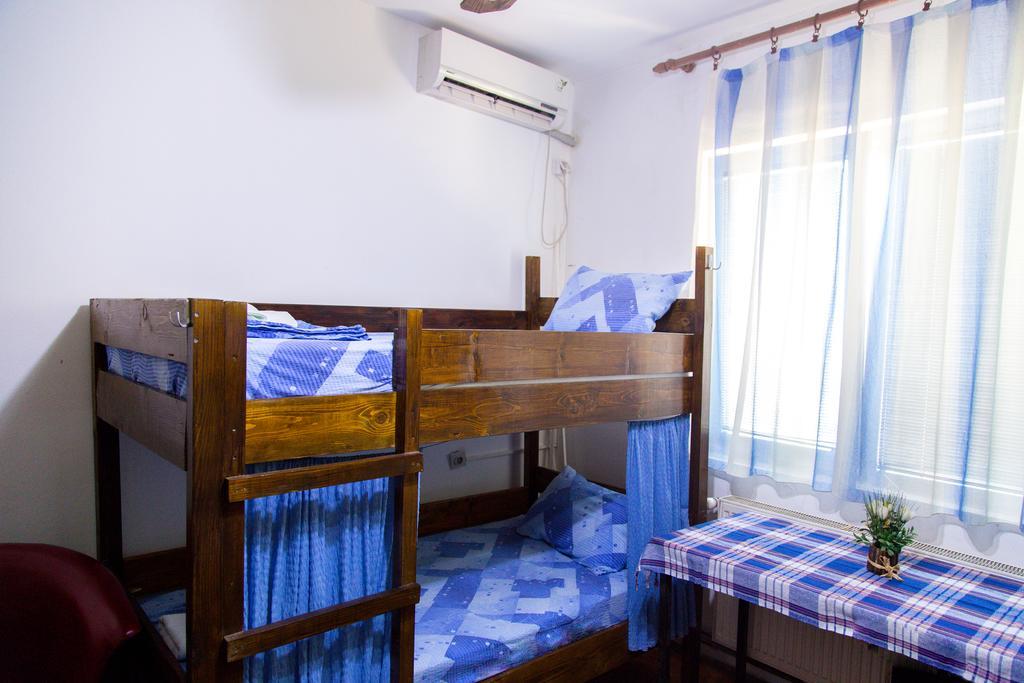 The Comfy Hostel Skopje Buitenkant foto