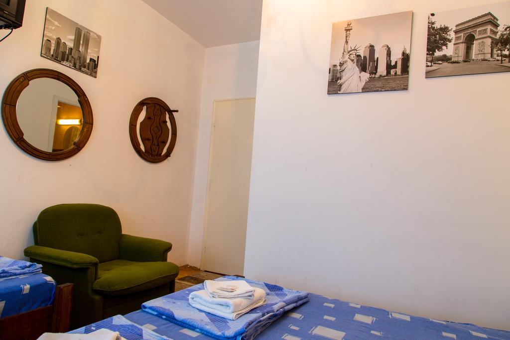 The Comfy Hostel Skopje Buitenkant foto